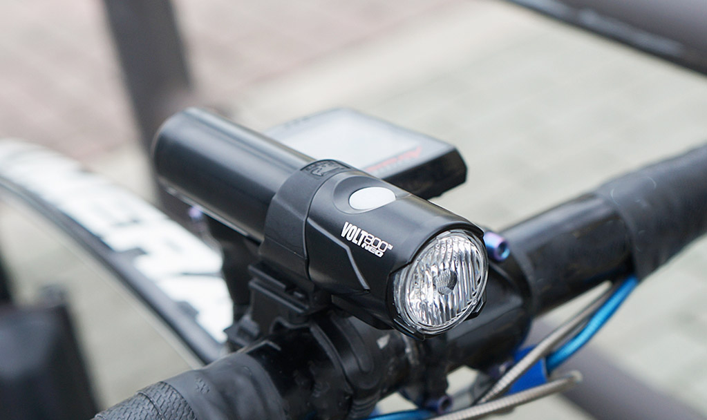 新品】 自転車 LED フロントライト ホワイト USB充電式 防水 ハンドル取付け 白
